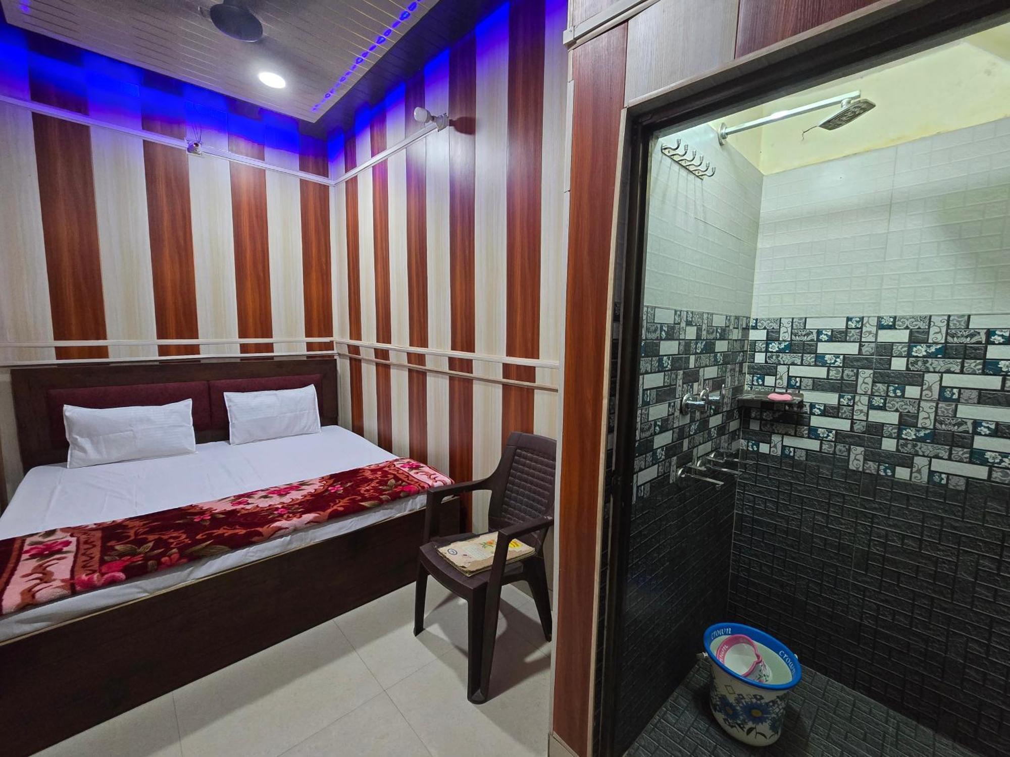 Ramlala Paying Guest House Stay Just 100M From Saryu Ghat, Ayodhya Eksteriør bilde