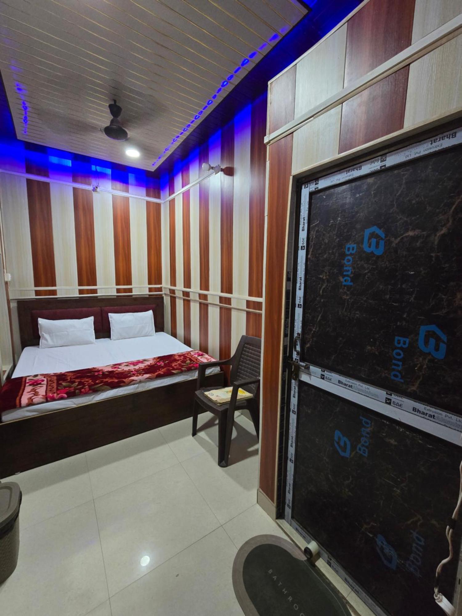 Ramlala Paying Guest House Stay Just 100M From Saryu Ghat, Ayodhya Eksteriør bilde