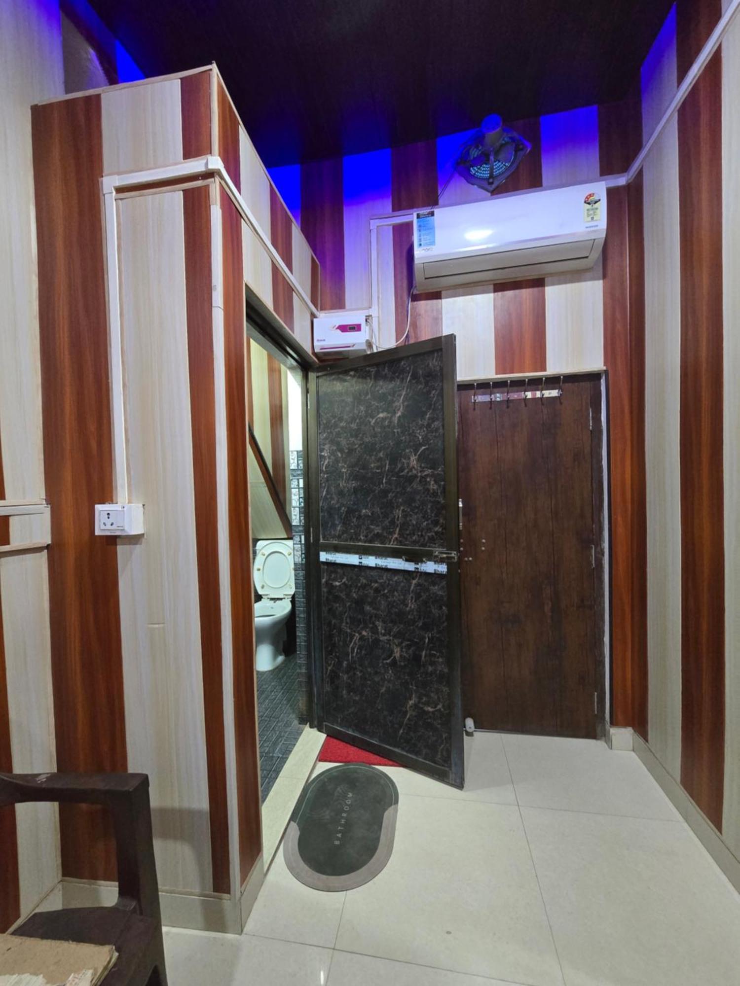 Ramlala Paying Guest House Stay Just 100M From Saryu Ghat, Ayodhya Eksteriør bilde