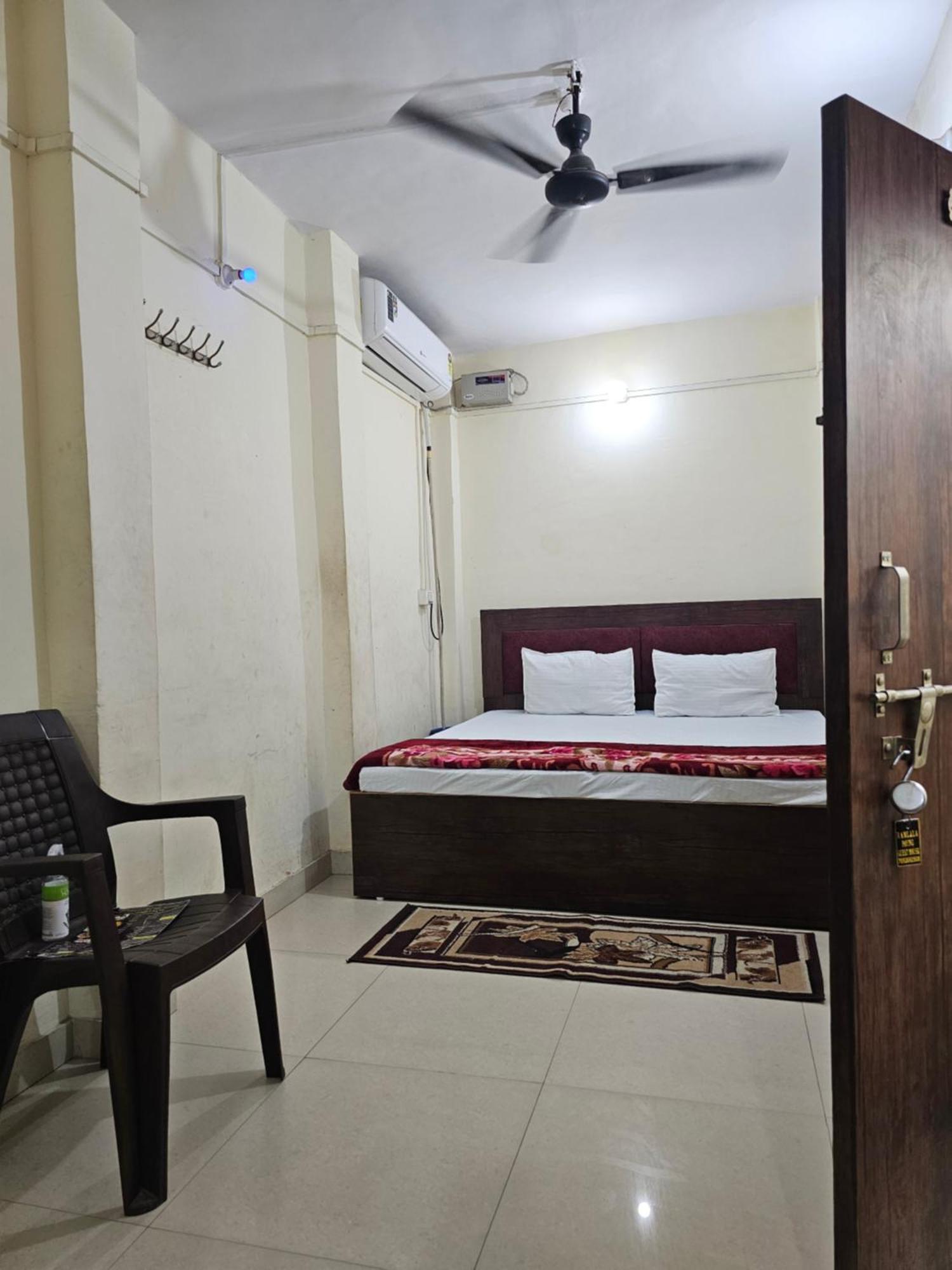 Ramlala Paying Guest House Stay Just 100M From Saryu Ghat, Ayodhya Eksteriør bilde