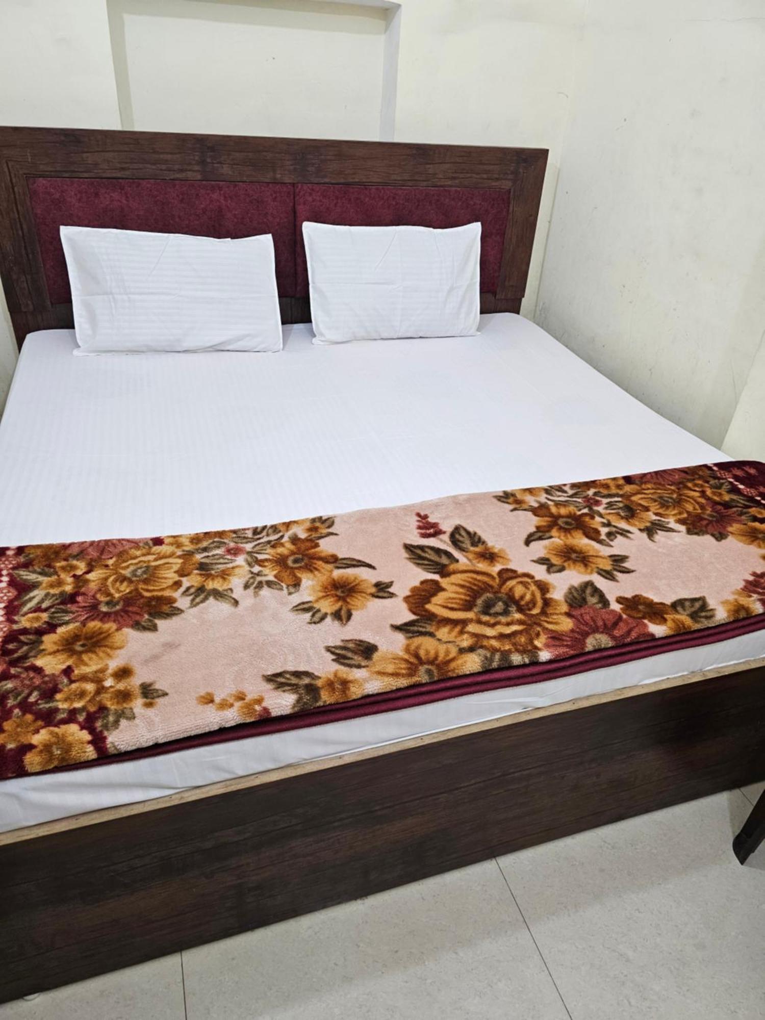 Ramlala Paying Guest House Stay Just 100M From Saryu Ghat, Ayodhya Eksteriør bilde